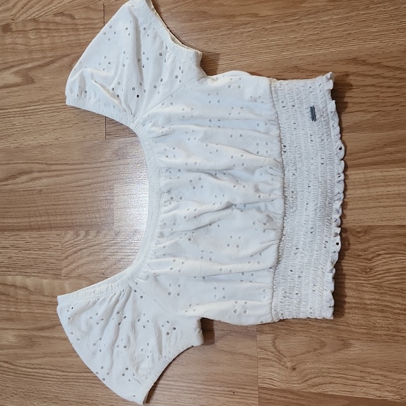 Hollister White eyelet crop top Size Small - Picture 2 of 8